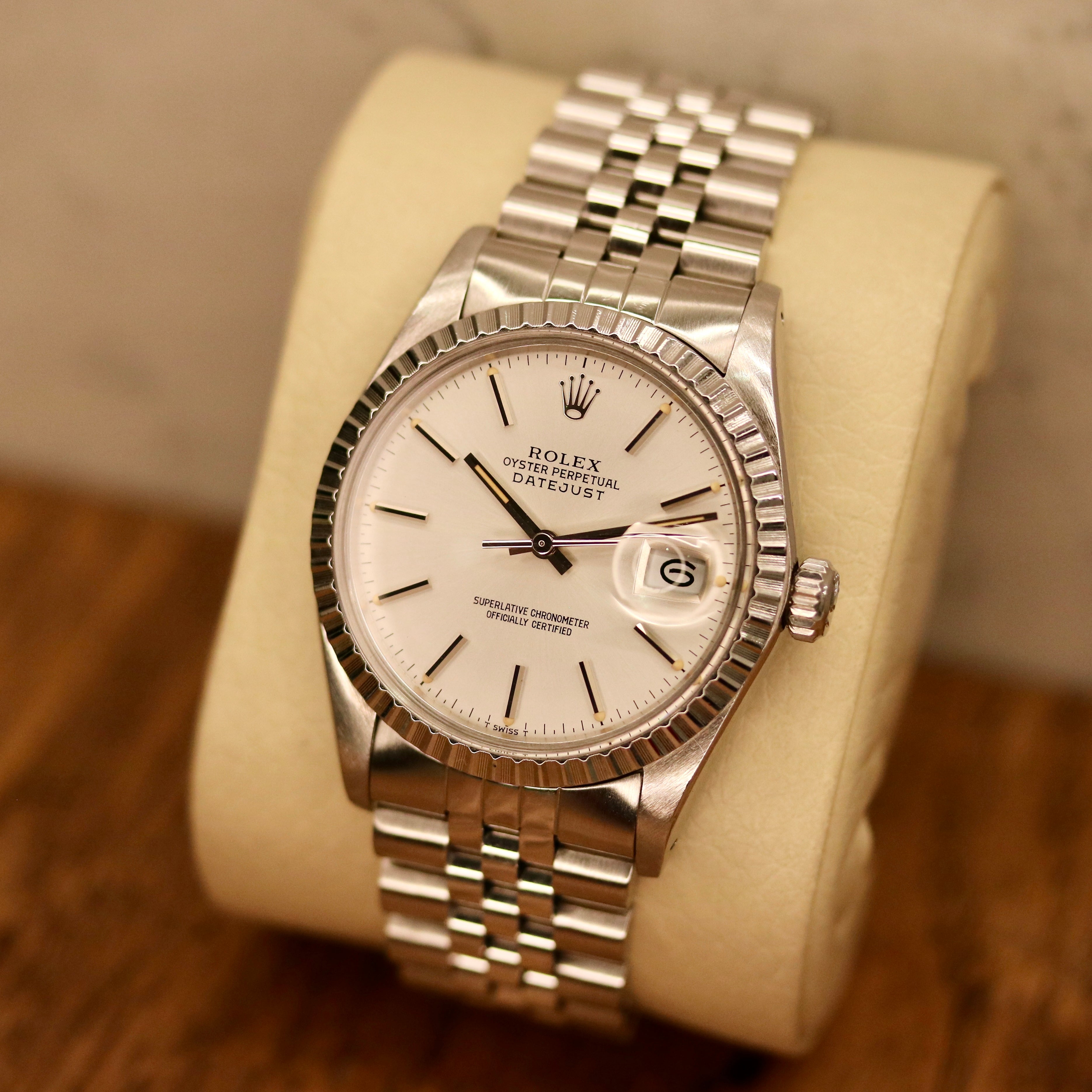 Rolex Datejust 36 ref. 16030 from 1984 in stainless steel with a silver dial, 36mm case, steel bracelet, plexiglass crystal, and automatic movement; detailed product photos showing the watch’s case, dial, bracelet, and condition, available from Klocksalongen with authenticity certificate and warranty.